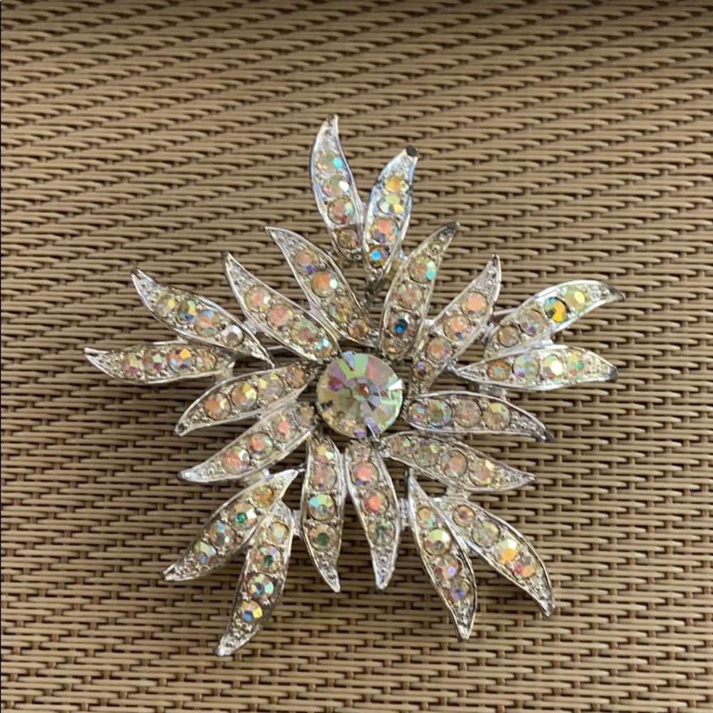 Vintage Sarah Coventry Brooch circa 1967ish